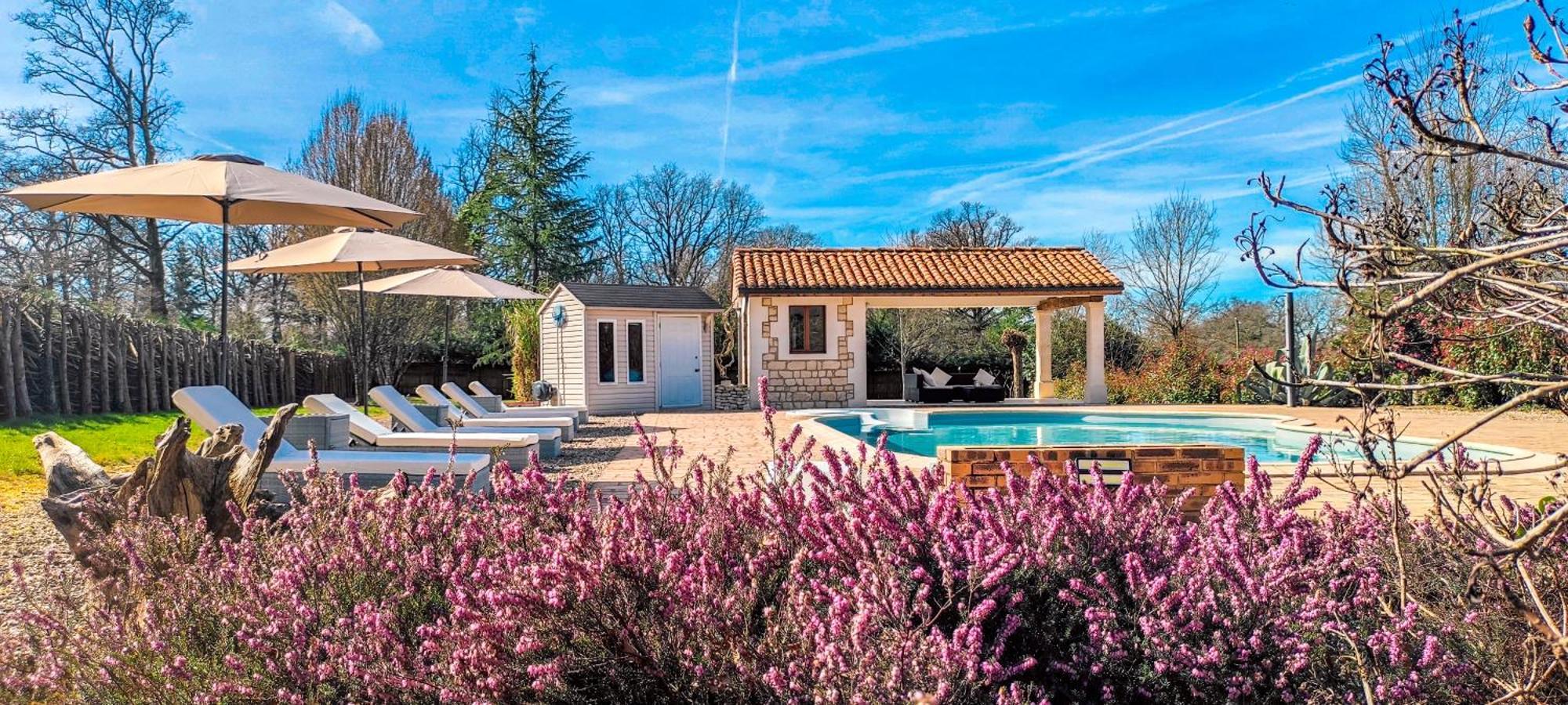 Villa Tagibao Avec Piscine Chauffee Et Spa Lesterps Luaran gambar